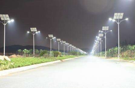 LED太陽能(néng)路燈常見三種(zhǒng)故障的處理方法